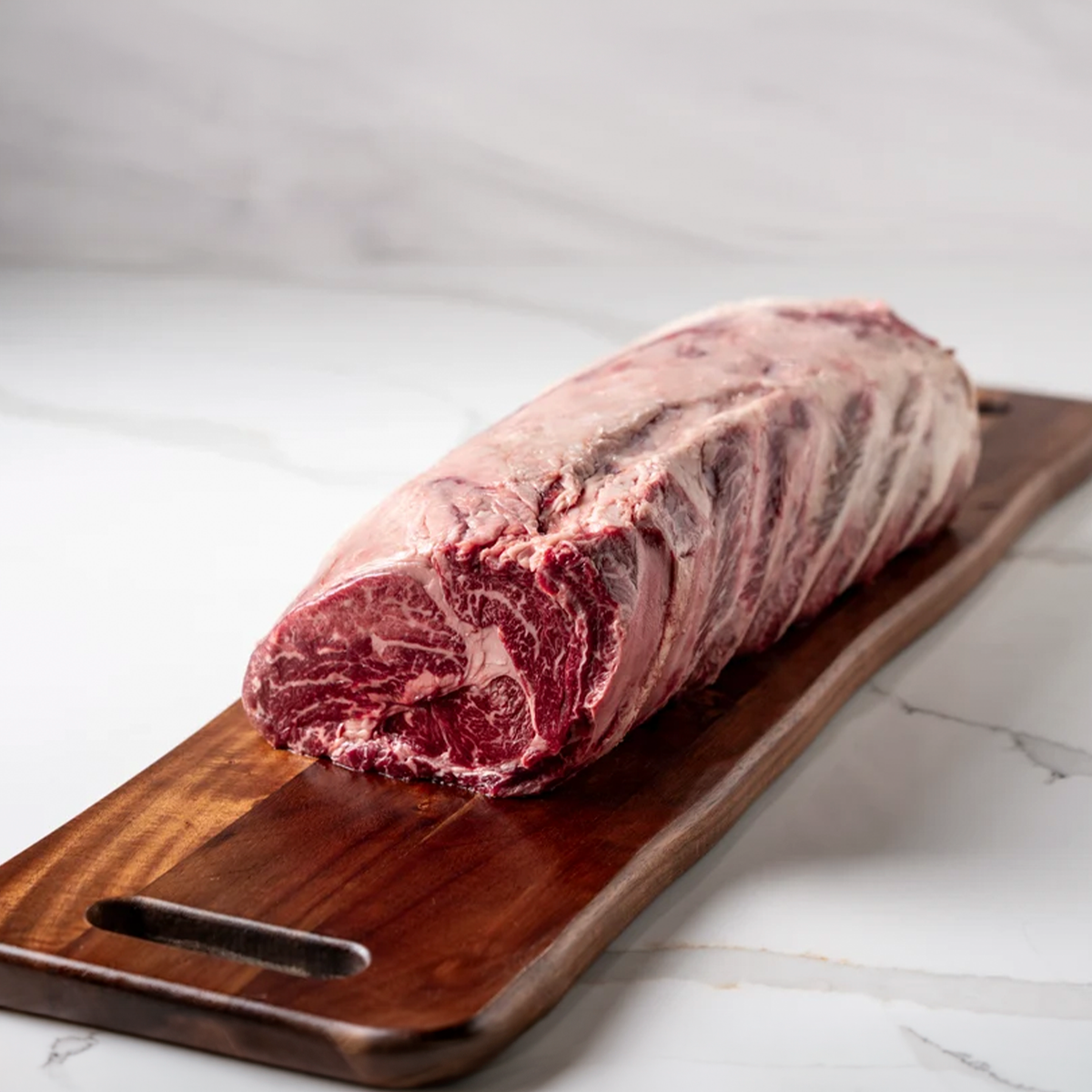 Cross Ribeye Lipon Wagyu Cross Snake River Farms — presentación en mesa | MEAT MX